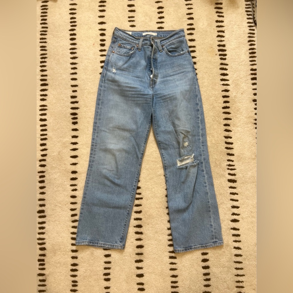 Levi’s Ribcage Straight Leg Jean
